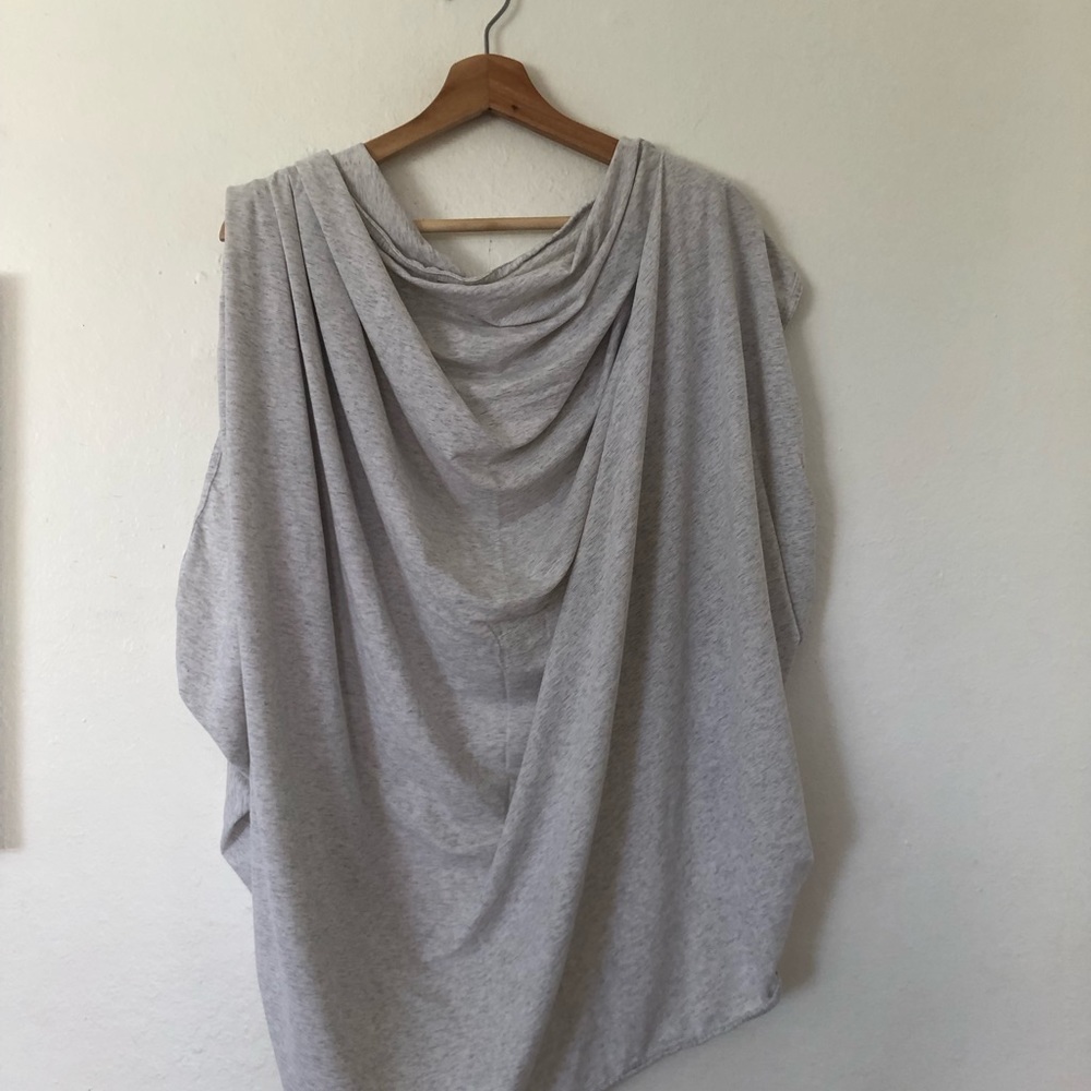 Lululemon Lightweight Shrug Shawl in Gray One Size AS IS